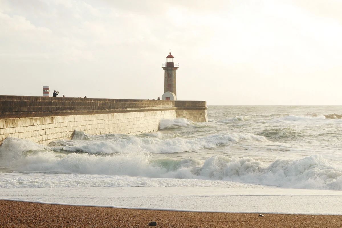 Porto: follow the Douro towards the Atlantic