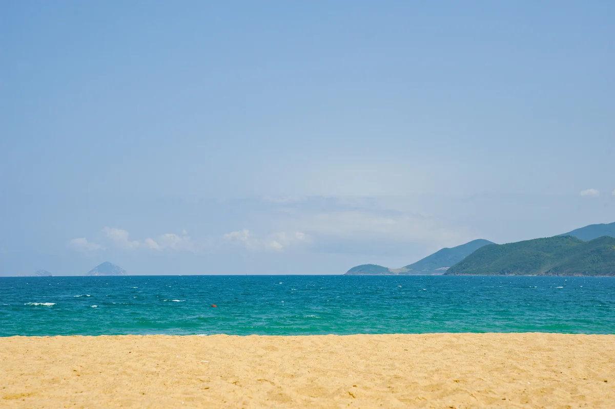 Plage de Nha Trang. Vue régionale, pas de Bai Dai ni du resort.